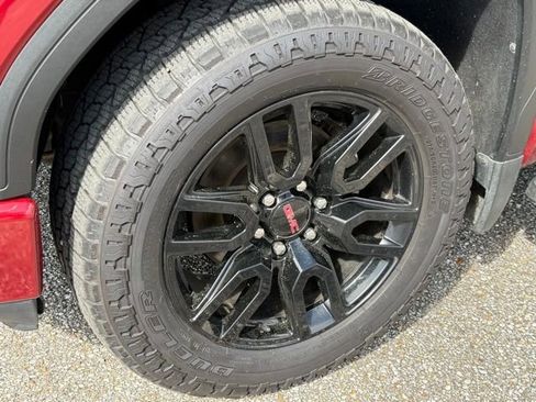 Used 2020 GMC Sierra 1500 Elevation w/ Elevation Value Package image 9