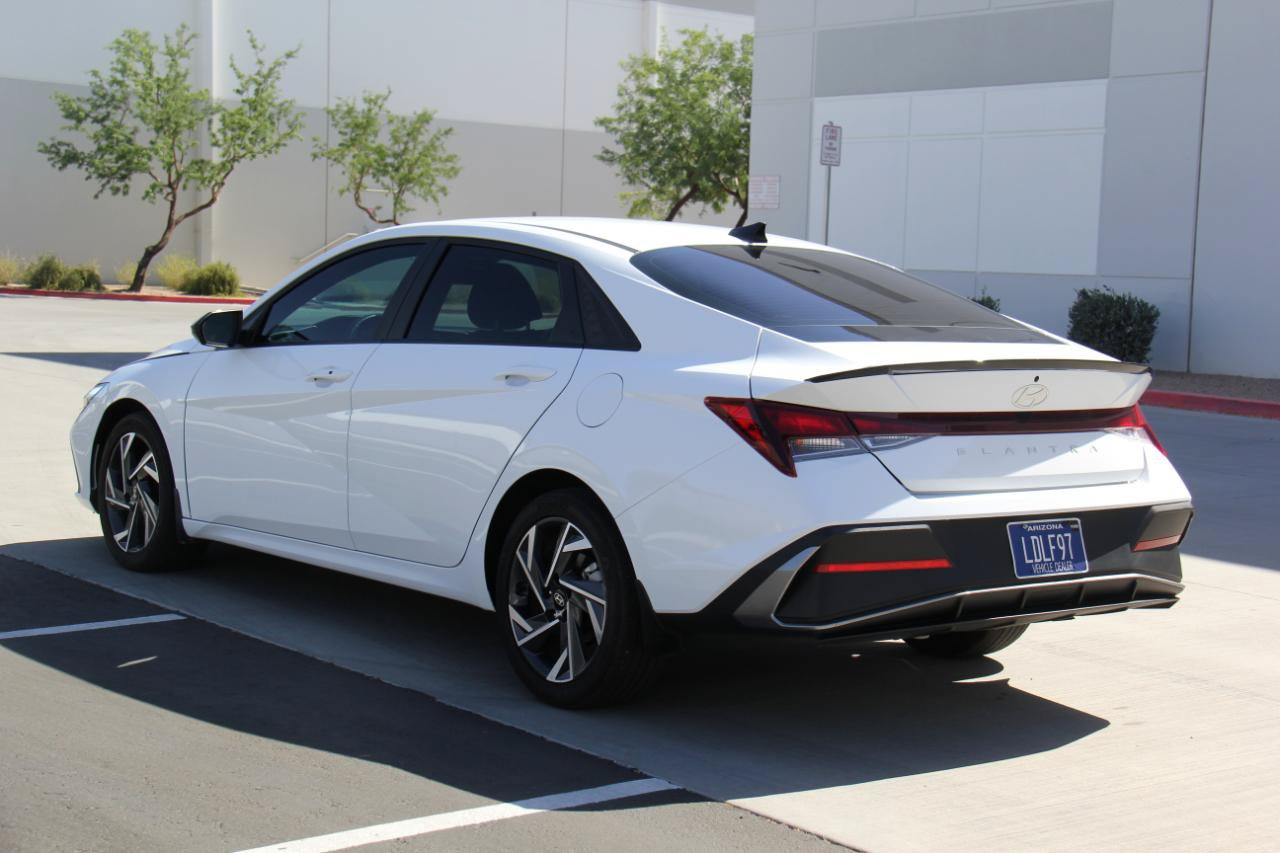 Used 2025 Hyundai Elantra Sport FWD image 7