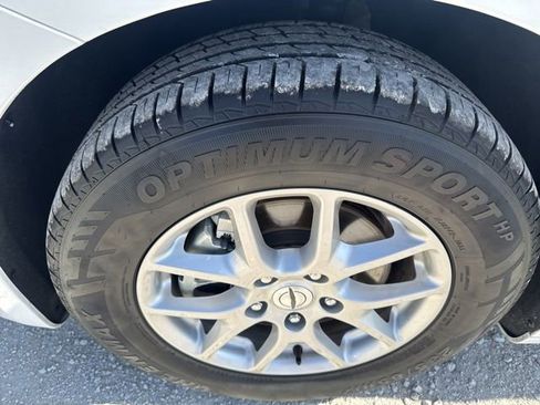 Used 2024 Chrysler Pacifica Touring-L FWD image 25