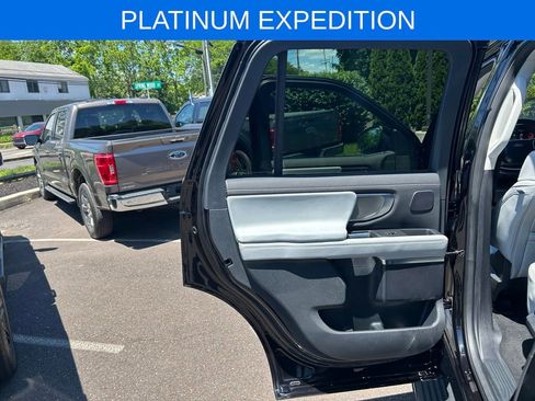Certified 2025 Ford Expedition Platinum w/ Driver's Package AWD/4WD image 14