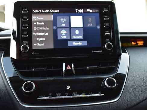 Used 2021 Toyota Corolla LE FWD image 36