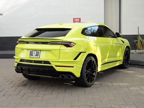 Used 2023 Lamborghini Urus S AWD/4WD image 3