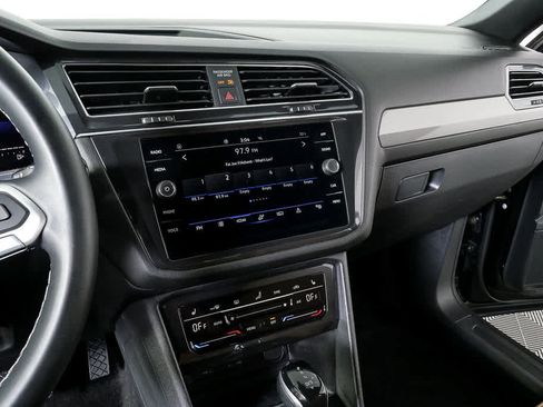 Certified 2023 Volkswagen Tiguan SE FWD image 15