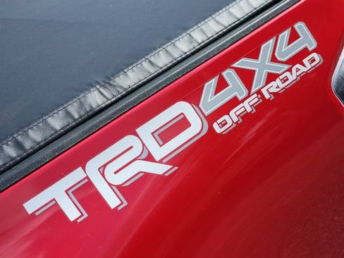 Used 2022 Toyota Tacoma TRD Off-Road AWD/4WD image 11