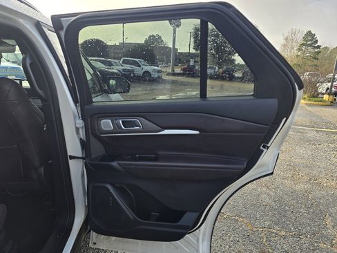New 2026 Ford Explorer Platinum image 19