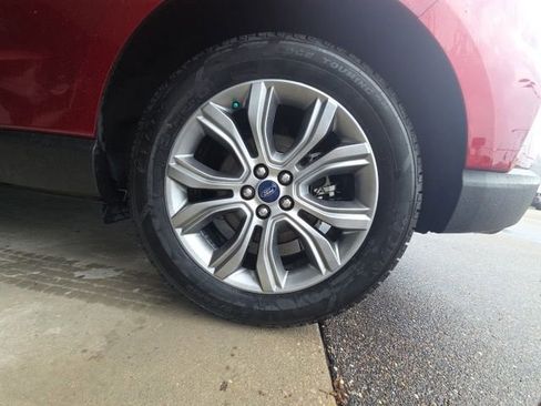 Used 2019 Ford Edge Titanium FWD image 24