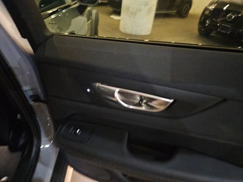 Certified 2025 Volvo V60 B5 Cross Country Ultra image 10