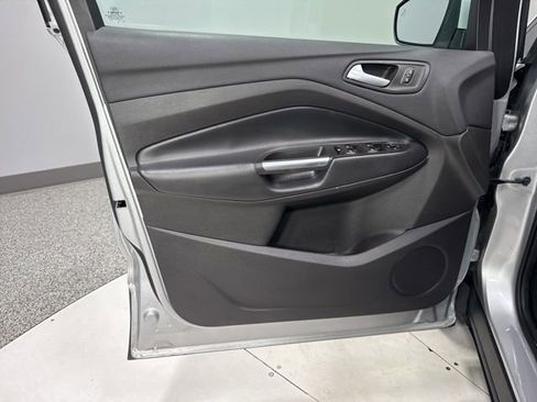Used 2019 Ford Escape SE AWD/4WD image 9