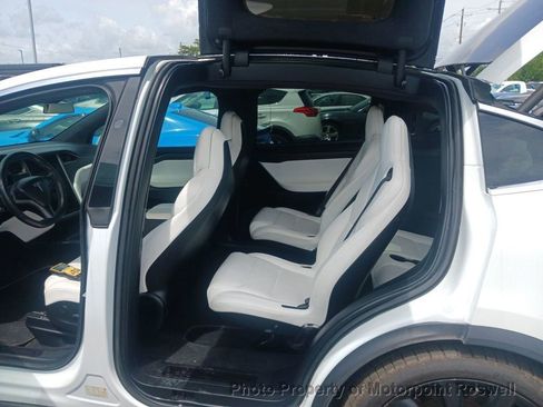 Used 2018 Tesla Model X 100D AWD/4WD image 2