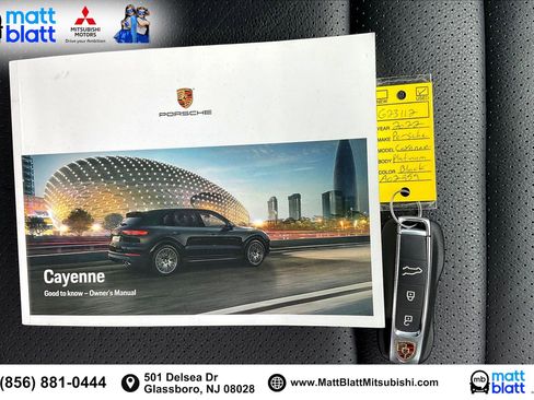 Used 2022 Porsche Cayenne Platinum Edition image 12
