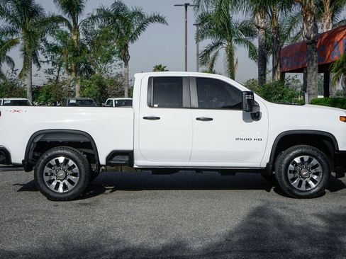 Used 2024 Chevrolet Silverado 2500 Custom w/ Custom Convenience Package image 12