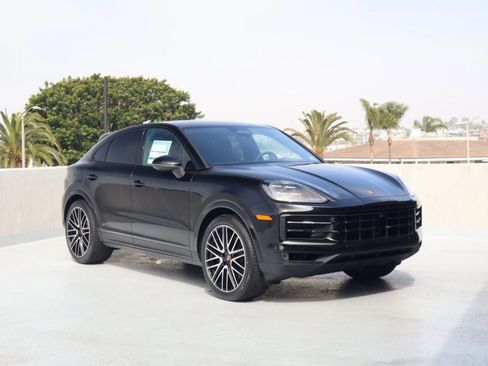 New 2026 Porsche Cayenne Coupe AWD/4WD image 7