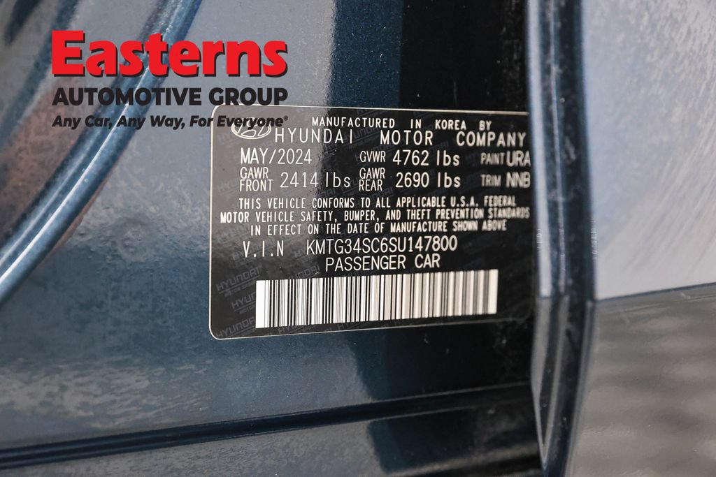 Used 2025 Genesis G70 2.5T RWD image 36
