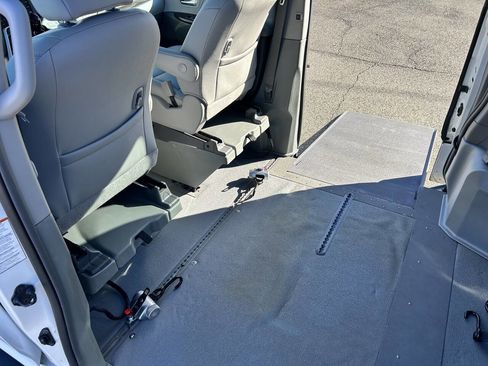 Used 2018 Toyota Sienna XLE Premium image 21