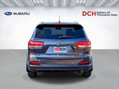 Used 2016 Kia Sorento LX image 5
