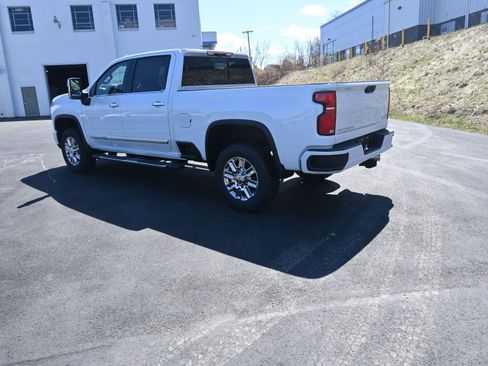 New 2026 Chevrolet Silverado 3500 High Country w/ High Country Premium Package AWD/4WD image 11