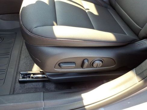 New 2026 Chevrolet Trax RS FWD image 8