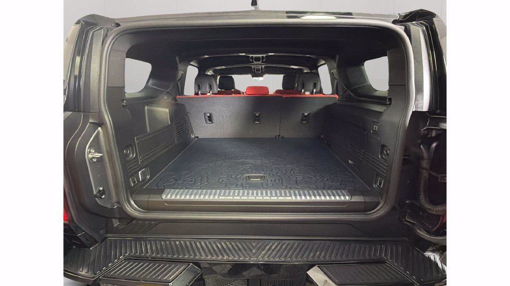 Certified 2026 GMC Hummer EV 3X w/ Carbon Fiber Edition Package AWD/4WD image 30
