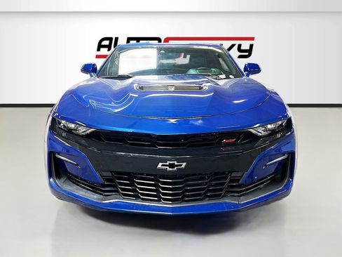 Used 2019 Chevrolet Camaro SS RWD image 2