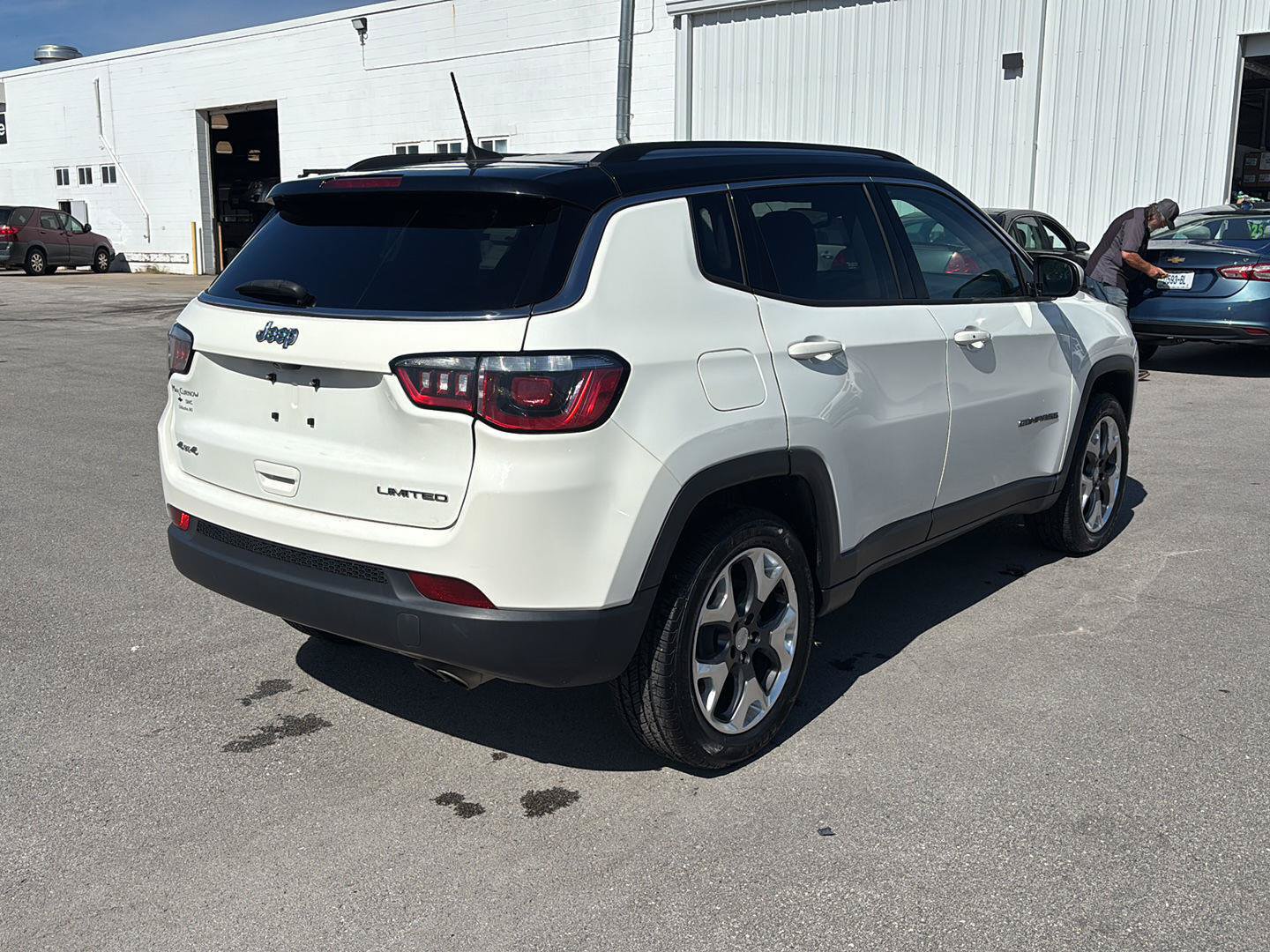 Used 2018 Jeep Compass Limited AWD/4WD image 5
