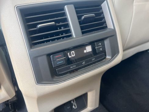 Used 2019 Volkswagen Atlas SE image 23