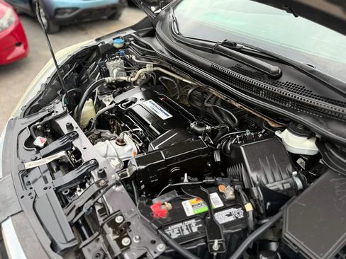 Used 2015 Honda CR-V LX image 14