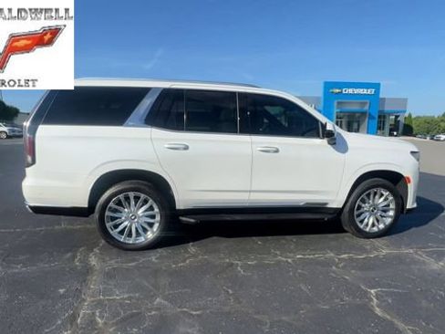 Used 2022 Cadillac Escalade Premium Luxury AWD/4WD image 9