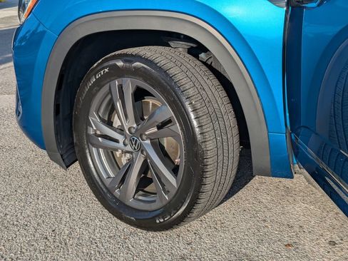 Certified 2024 Volkswagen Atlas Cross Sport SEL R-Line AWD/4WD image 34