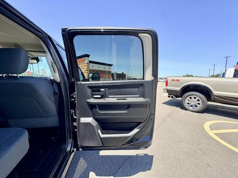 Used 2016 RAM 1500 Express AWD/4WD image 30