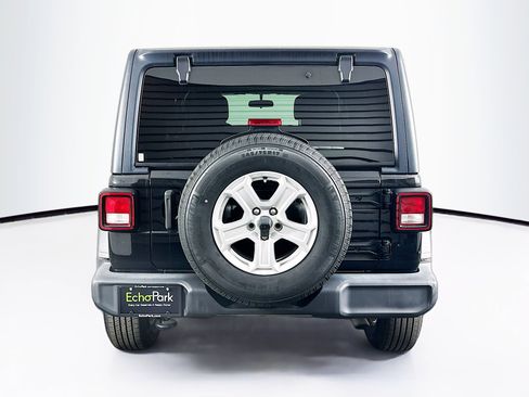 Used 2022 Jeep Wrangler Sport S image 7