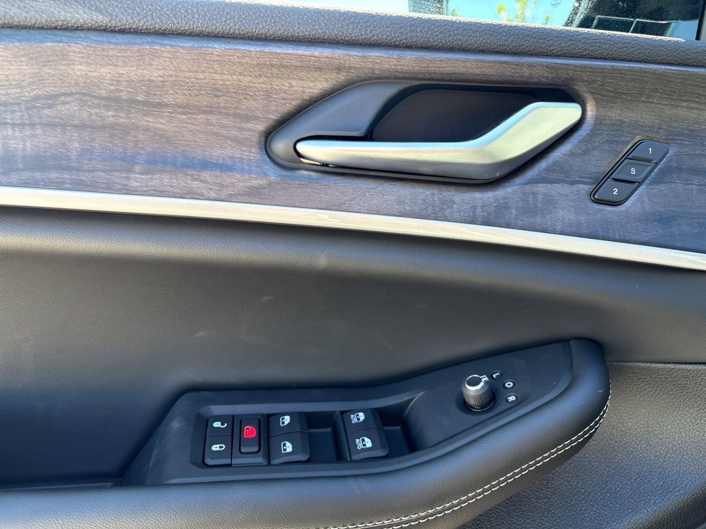 New 2027 Jeep Grand Cherokee Limited AWD/4WD image 10