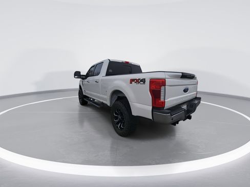 Used 2019 Ford F250 Lariat w/ Lariat Ultimate Package image 7