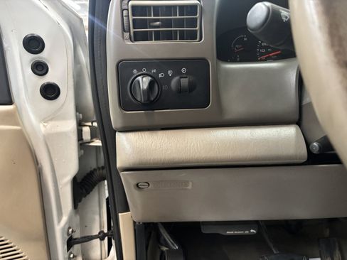 Used 2004 Ford F350 XL image 16