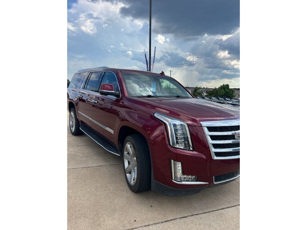 Used 2020 Cadillac Escalade ESV Premium Luxury AWD/4WD image 2