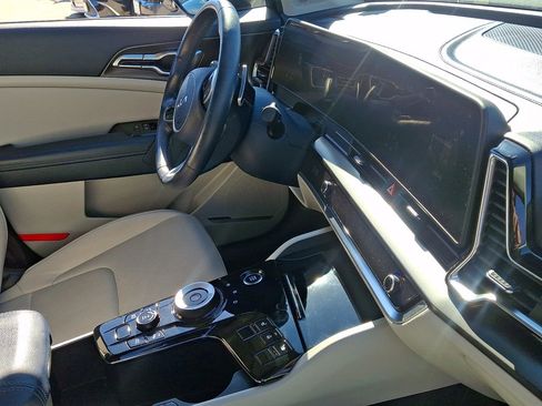 Used 2023 Kia Sportage EX image 12