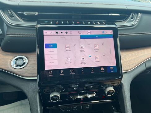 Used 2022 Jeep Grand Cherokee Summit w/ Advanced Protech Group IV image 18