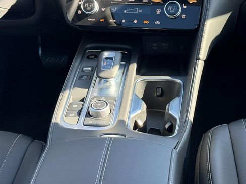 New 2026 INFINITI QX60 Luxe w/ Family Package image 9