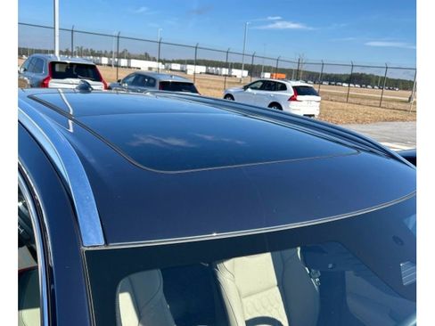 Used 2025 Volvo XC90 B5 Plus image 3