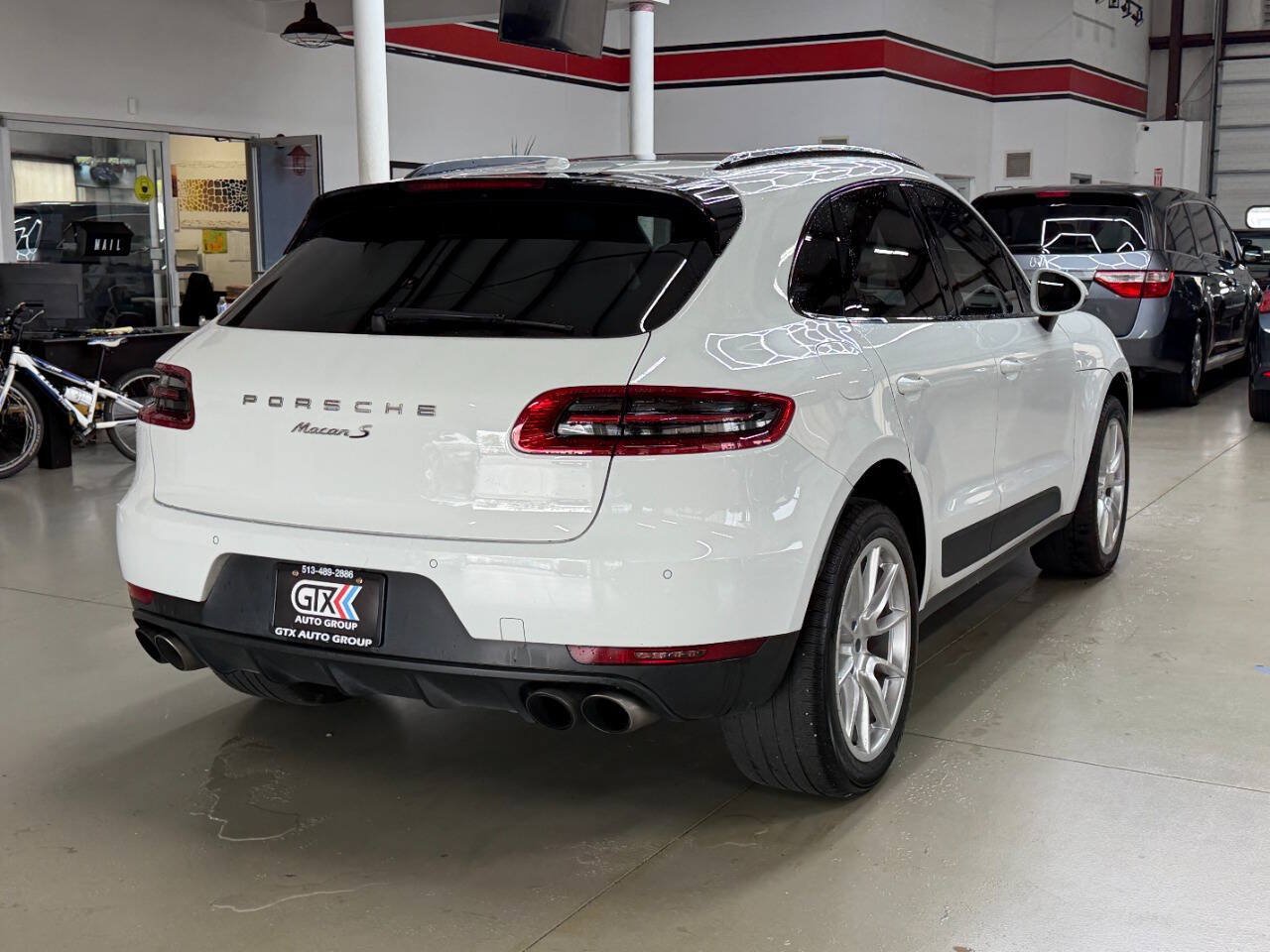 Used 2017 Porsche Macan S AWD/4WD image 2