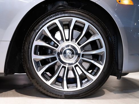 Used 2018 Rolls-Royce Dawn image 27