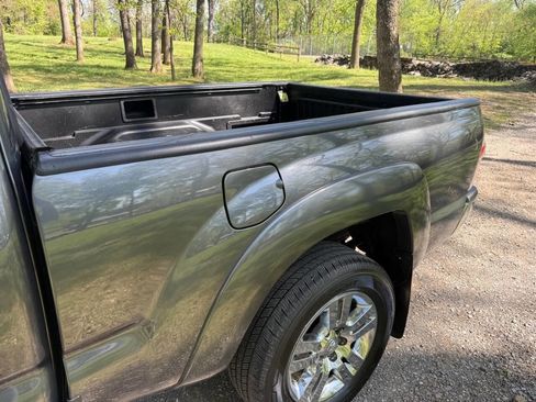 Used 2012 Toyota Tacoma PreRunner w/ SR5 Pkg image 19