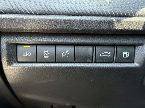 Used 2025 Toyota Camry SE FWD image 21