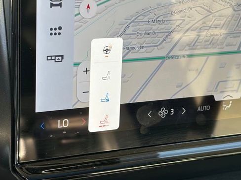 Used 2025 Ford Expedition Platinum image 22