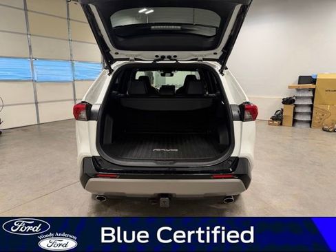 Used 2022 Toyota RAV4 XSE AWD/4WD image 7