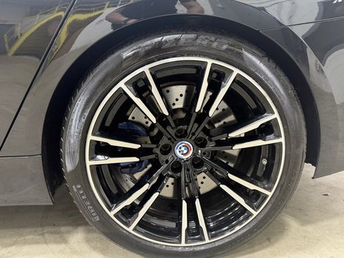 Used 2023 BMW M5 image 43