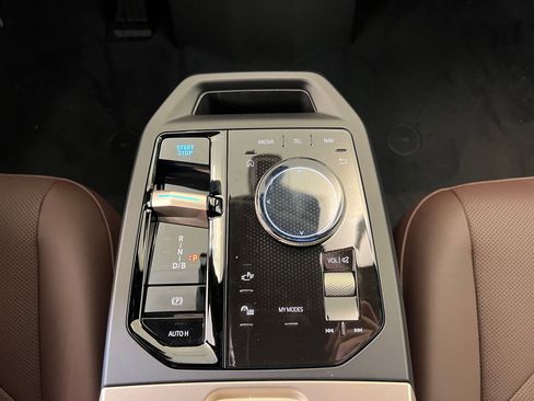New 2026 BMW iX xDrive60 image 26