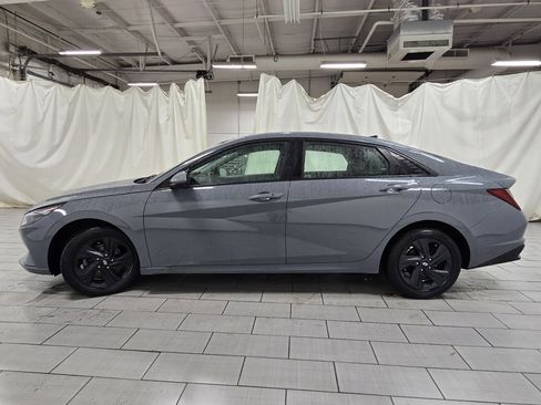 Used 2022 Hyundai Elantra SEL w/ Cargo Package image 11