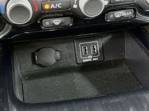 Used 2018 Nissan Pathfinder SV AWD/4WD image 24
