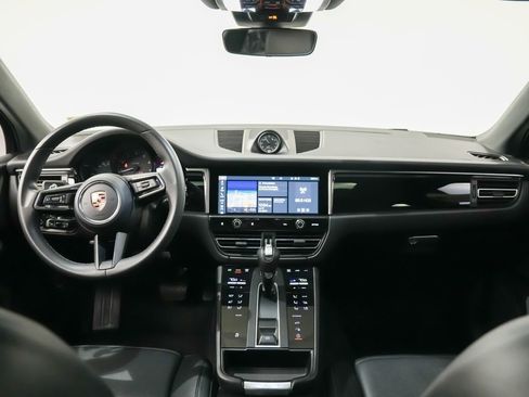 Certified 2023 Porsche Macan image 20