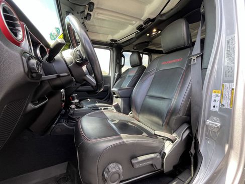 Used 2020 Jeep Wrangler Unlimited Rubicon AWD/4WD image 6